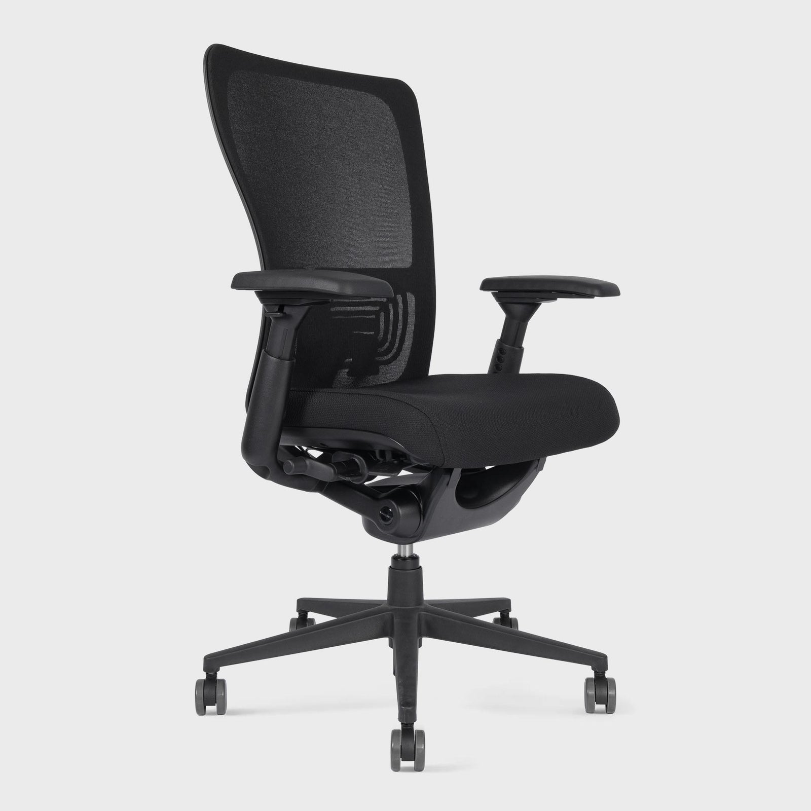 Side view of Zody Office chair in colour Black
